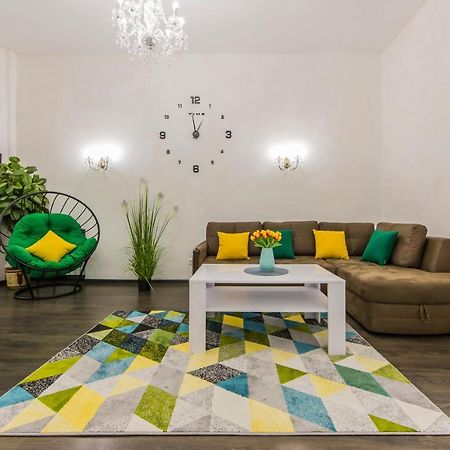 2К Квартира Поруч Із Майданом Незалежності Kiew Exterior foto